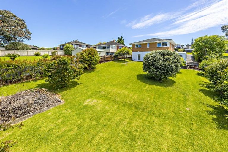 Photo of property in 19 Greers Road, Weymouth, Auckland, 2103