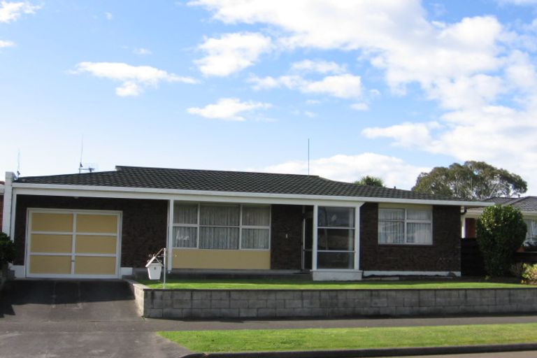 Photo of property in 2 Mudgway Place, Awapuni, Palmerston North, 4412