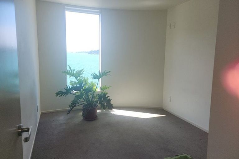 Photo of property in 218 Evans Bay Parade, Hataitai, Wellington, 6021