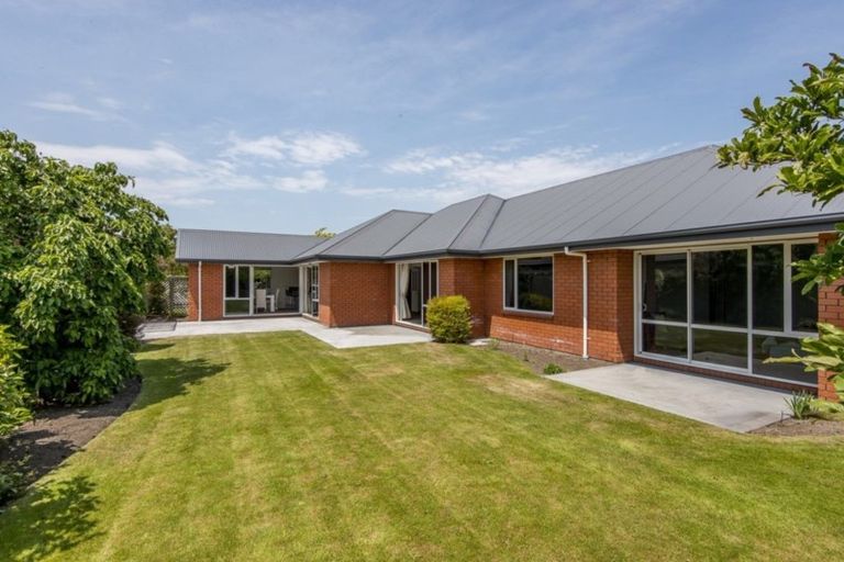 Photo of property in 3 Belgrove Place, Parklands, Christchurch, 8083