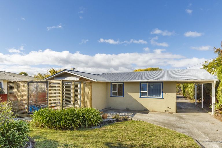 Photo of property in 24 Sutherland Crescent, Westbrook, Palmerston North, 4412