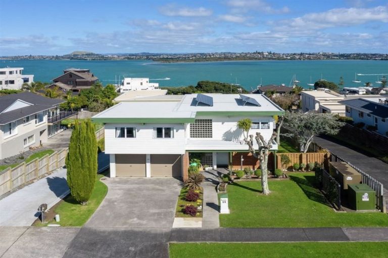 Photo of property in 99 Waller Avenue, Bucklands Beach, Auckland, 2012