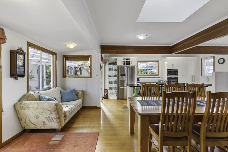 Photo of property in 1/27 Tui Glen Road, Birkenhead, Auckland, 0626