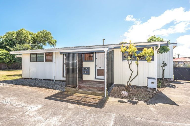 Photo of property in 33 Tongariro Street, Castlecliff, Whanganui, 4501