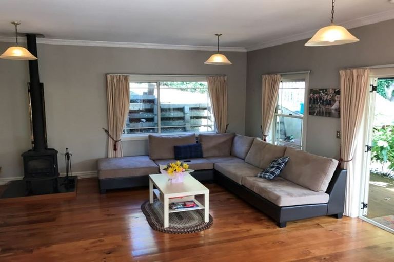 Photo of property in 294a Main Road, Tawa, Wellington, 5028