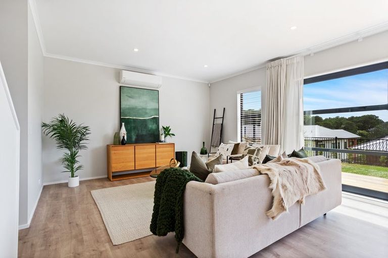 Photo of property in 35 Barrel Crescent, Swanson, Auckland, 0614