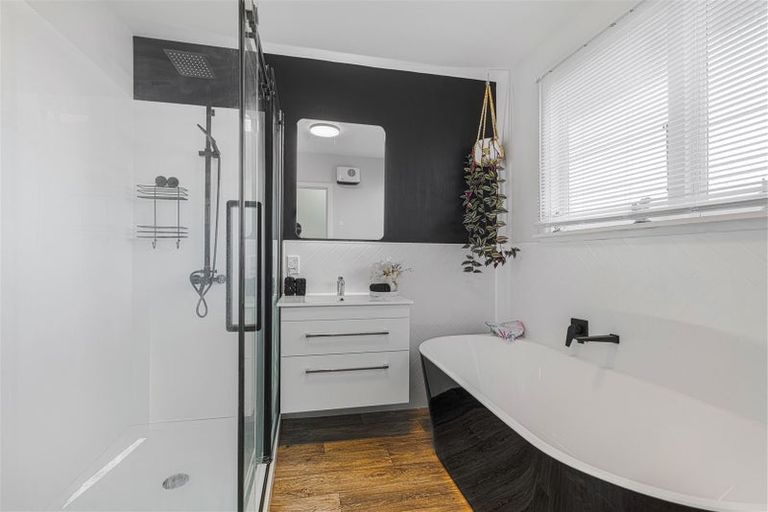 Photo of property in 327 Ferry Road, Waltham, Christchurch, 8011