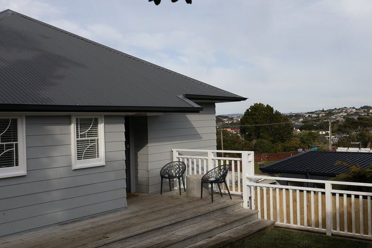 Photo of property in 1/27 Huka Road, Birkenhead, Auckland, 0626