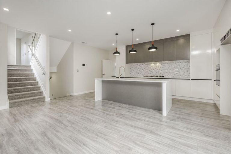 Photo of property in 14 Frazen Avenue, Papakura, 2110