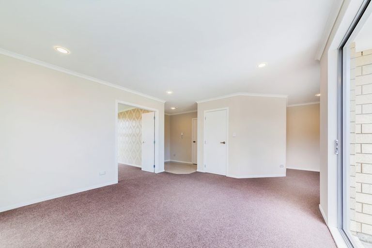 Photo of property in 16 Wellfield Drive, Papakura, 2110