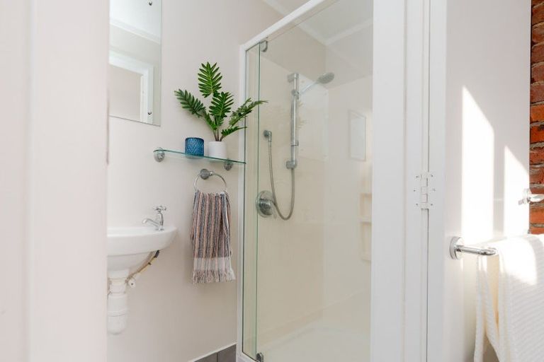 Photo of property in 9 Royal Street, Berhampore, Wellington, 6023