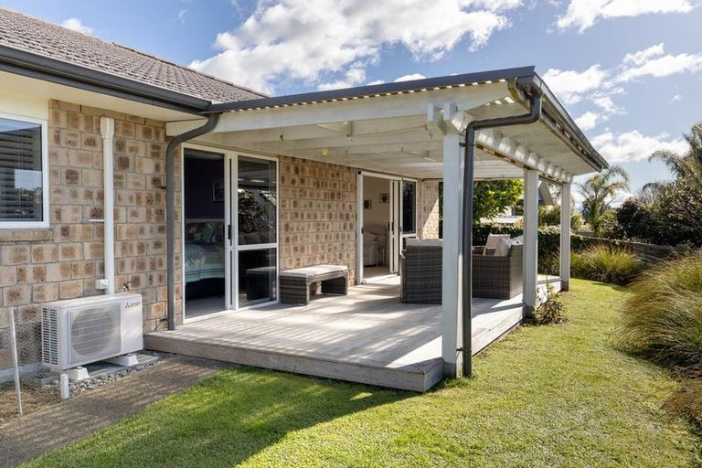 Photo of property in 15 Parkland Rise, Omokoroa, 3114
