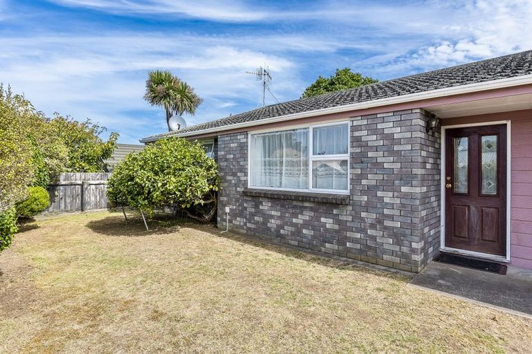 Photo of property in 2 Beachwater Grove, Paraparaumu Beach, Paraparaumu, 5032