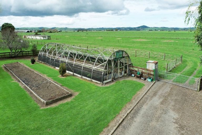 Photo of property in 76 Robertson Road, Ruawai, 0591