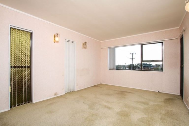 Photo of property in 9 View Road, Shelly Park, Auckland, 2014