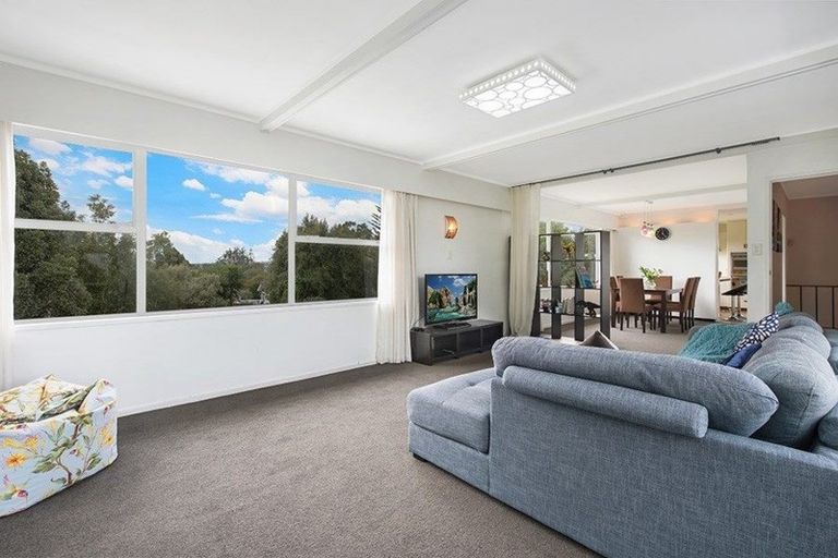 Photo of property in 4 Alton Terrace, Pakuranga Heights, Auckland, 2010