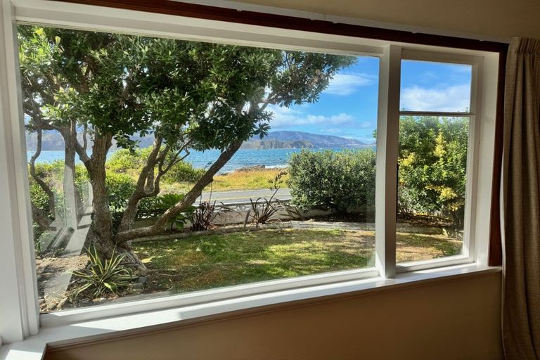 Photo of property in 190 Breaker Bay Road, Breaker Bay, Wellington, 6022