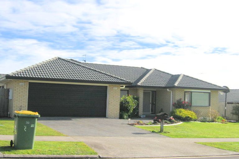 Photo of property in 1/5 Moycullien Lane, East Tamaki Heights, Auckland, 2016