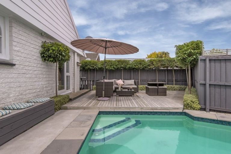 Photo of property in 23 Delaware Crescent, Russley, Christchurch, 8042