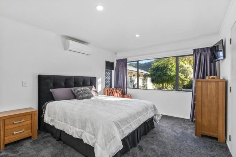 Photo of property in 34 Mary Huse Grove, Manor Park, Lower Hutt, 5019