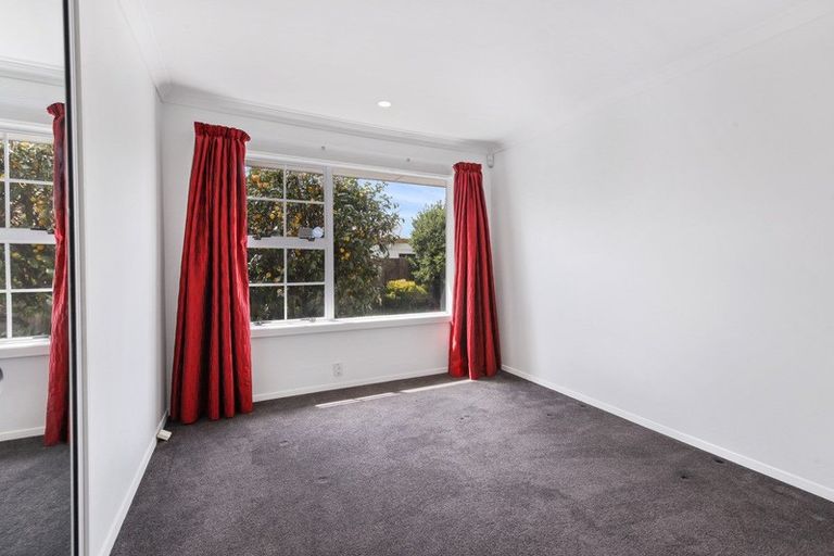 Photo of property in 41 Waratah Street, Avondale, Christchurch, 8061