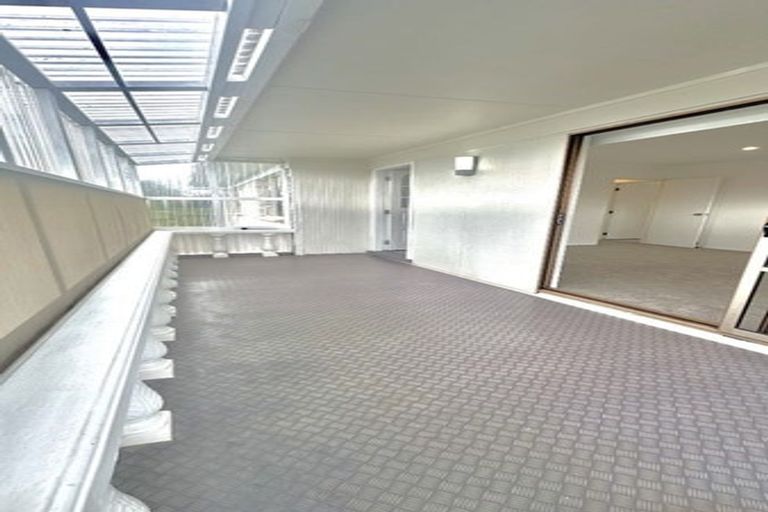 Photo of property in 1/166 Fisher Parade, Farm Cove, Auckland, 2012