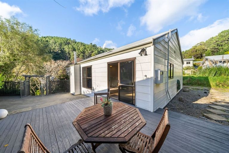 Photo of property in 32 Elmslie Road, Pinehaven, Upper Hutt, 5019