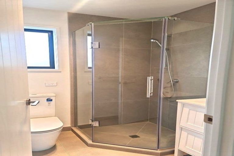 Photo of property in 42c Don Buck Road, Massey, Auckland, 0614