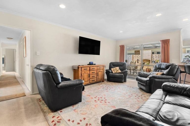 Photo of property in 75 Tington Avenue, Wattle Downs, Auckland, 2103