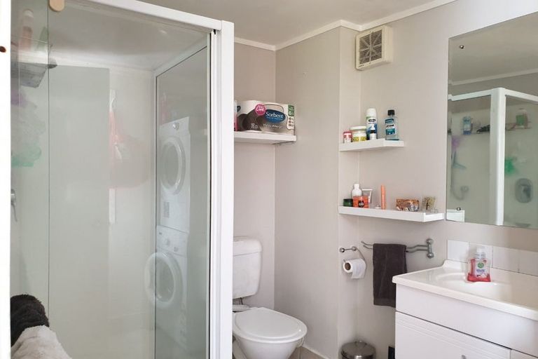 Photo of property in 38 Normanton Street, Glenfield, Auckland, 0629