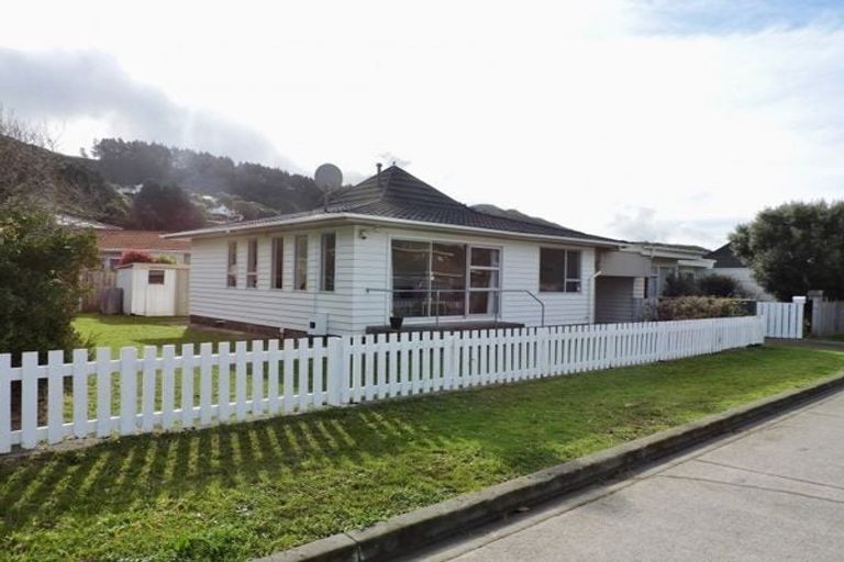 Photo of property in 21a Beauchamp Street, Tawa, Wellington, 5028