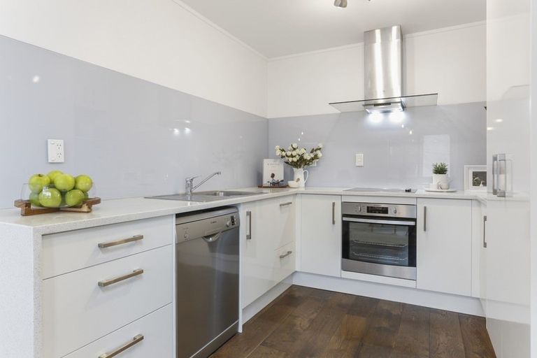 Photo of property in 2/1 Burns Avenue, Takapuna, Auckland, 0622