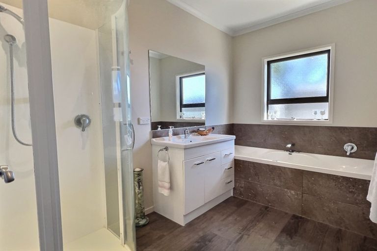 Photo of property in 10b Burness Road, Greenmeadows, Napier, 4112