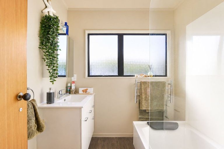 Photo of property in 67 Bowen Street, Cambridge, 3434