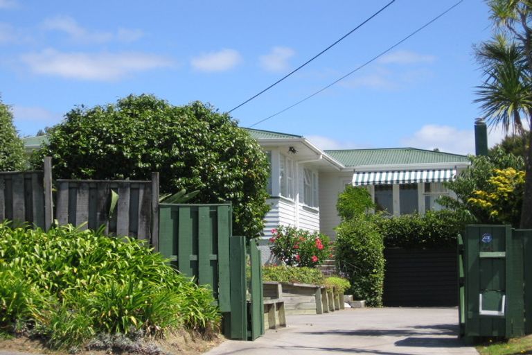 Photo of property in 204 Rangatira Road, Beach Haven, Auckland, 0626