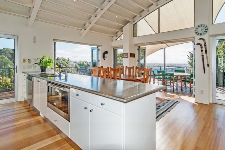 Photo of property in 1 Sherwood Lane, Cashmere, Christchurch, 8022