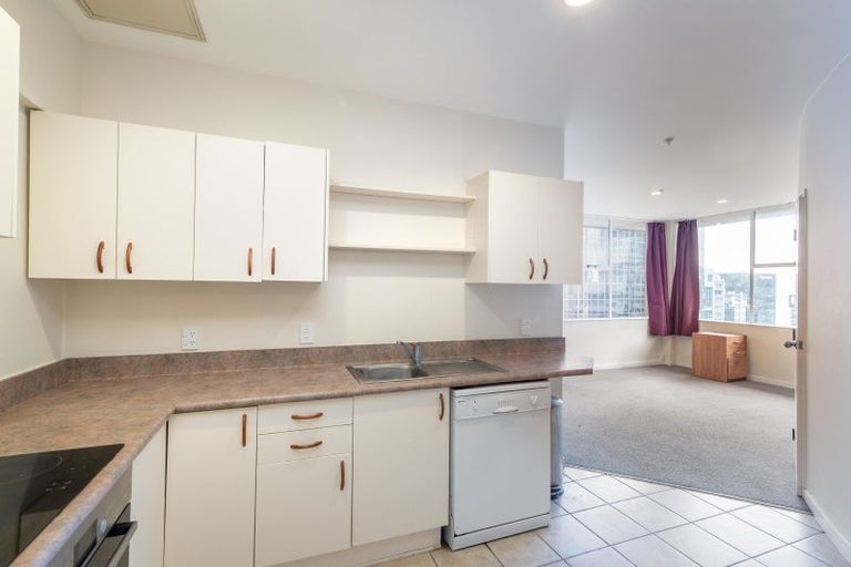 Photo of property in Terrace Tower Apartments, 8a/126 The Terrace, Wellington Central, Wellington, 6011
