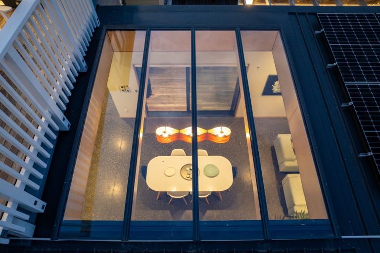 Photo of property in 35 Queen Street, Mount Victoria, Wellington, 6011