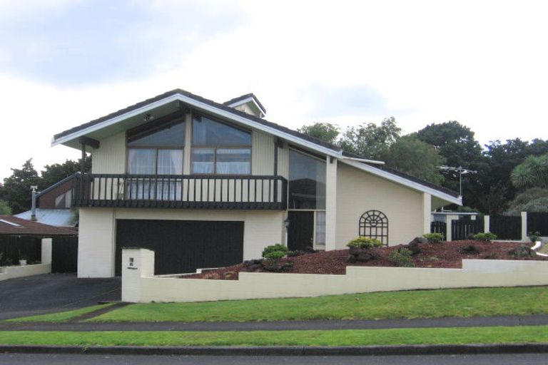 Photo of property in 16 Deodar Place, Totara Heights, Auckland, 2105