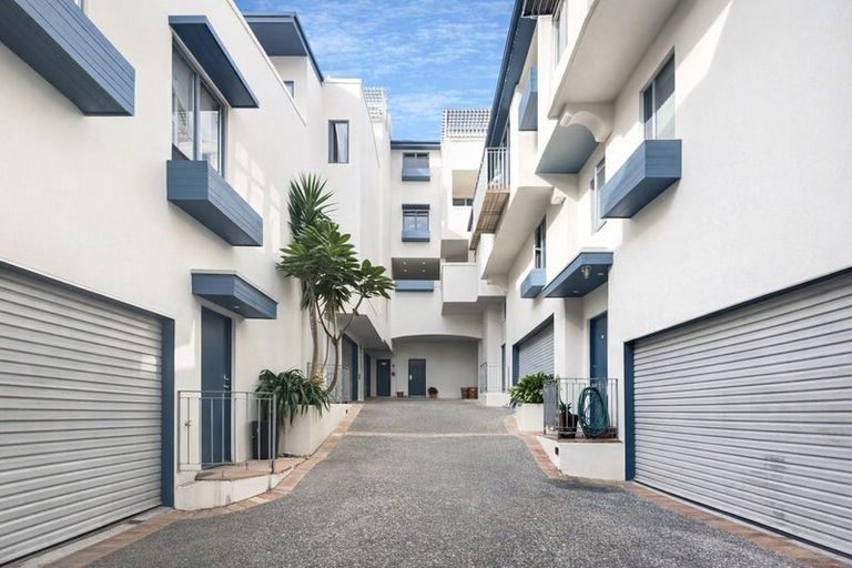 Photo of property in 7g Austin Street, Mount Victoria, Wellington, 6011