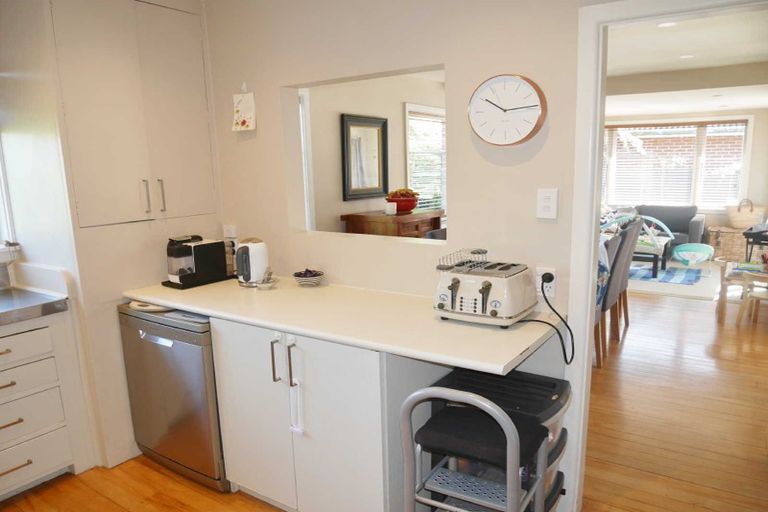 Photo of property in 28 Manor Place, Bryndwr, Christchurch, 8053