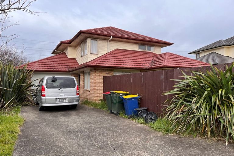 Photo of property in 25 Elder Place, Massey, Auckland, 0614