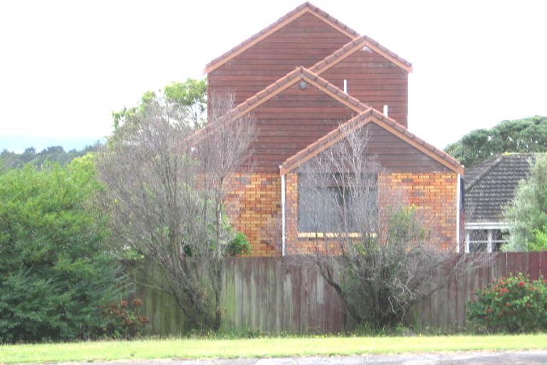 Photo of property in 4231 Great North Road, Glendene, Auckland, 0602