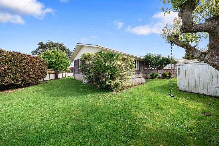 Photo of property in 2 Dalton Court, Pukekohe, 2120