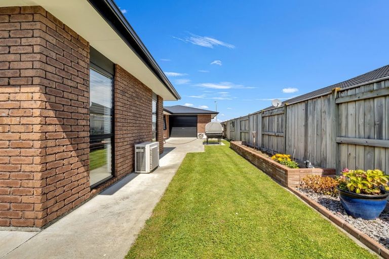 Photo of property in 27 Balrickard Way, Milson, Palmerston North, 4414