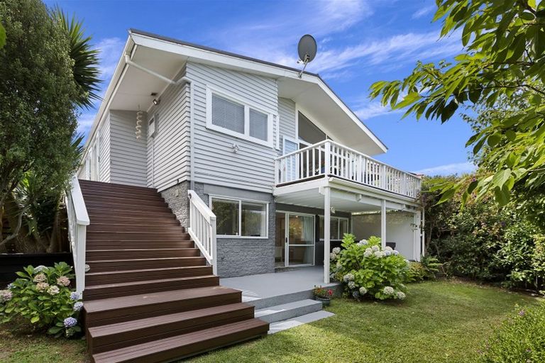 Photo of property in 1/3 Auld Street, Torbay, Auckland, 0630