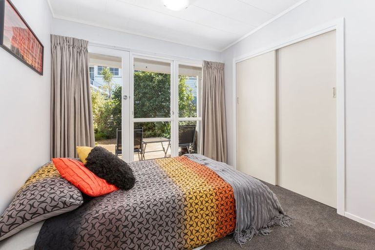 Photo of property in 9 Annan Grove, Papakowhai, Porirua, 5024