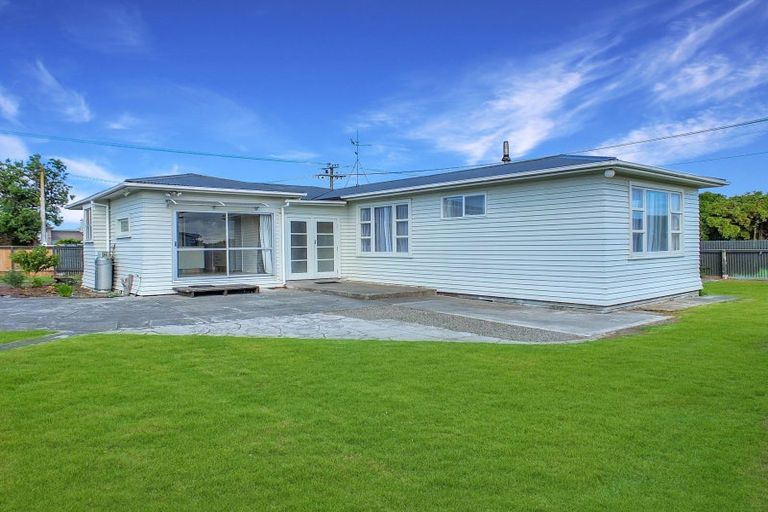 Photo of property in 23 Pratt Avenue, Foxton Beach, Foxton, 4815