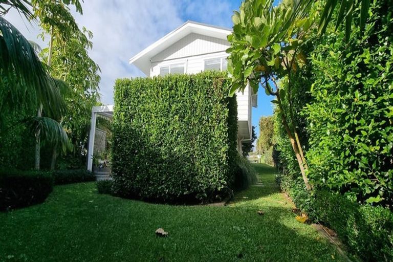 Photo of property in 24 Bevyn Street, Castor Bay, Auckland, 0620