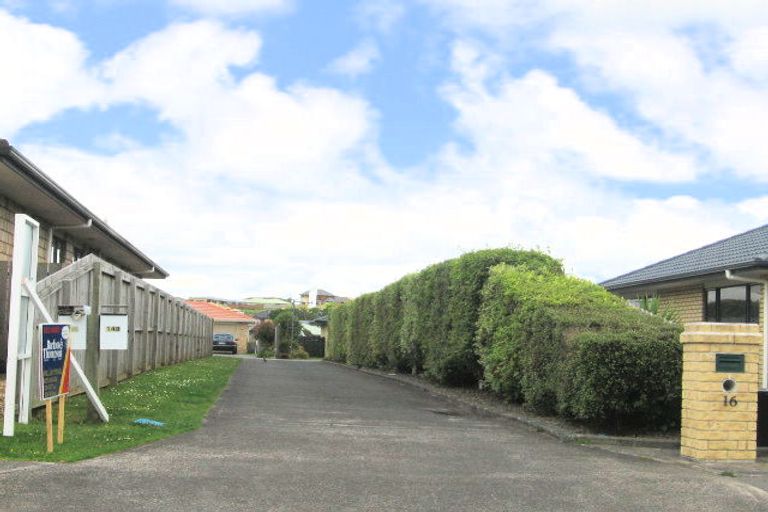 Photo of property in 16 Sunset Drive, Pukekohe, 2120